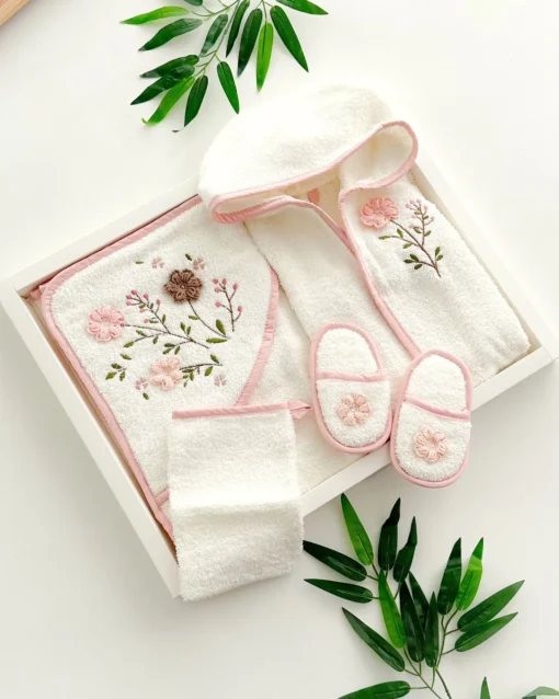 coffret sortie de Bain Bébé Motif Floral – Bebekevi – Élégance et Douceur