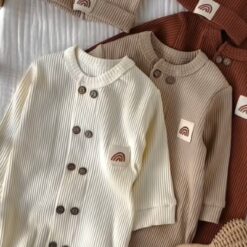 Grenouillère Boutonnée en Coton naturel- Bonnet offert
